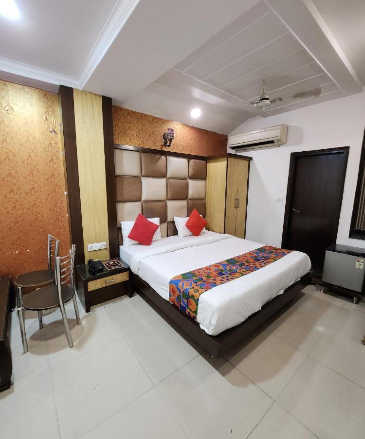 Capital O 6408 Hotel Delhi Heart นิวเดลี ภายนอก รูปภาพ