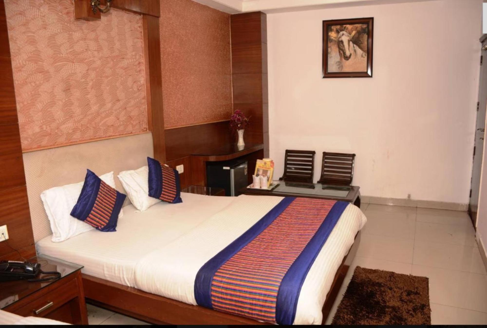 Capital O 6408 Hotel Delhi Heart นิวเดลี ภายนอก รูปภาพ