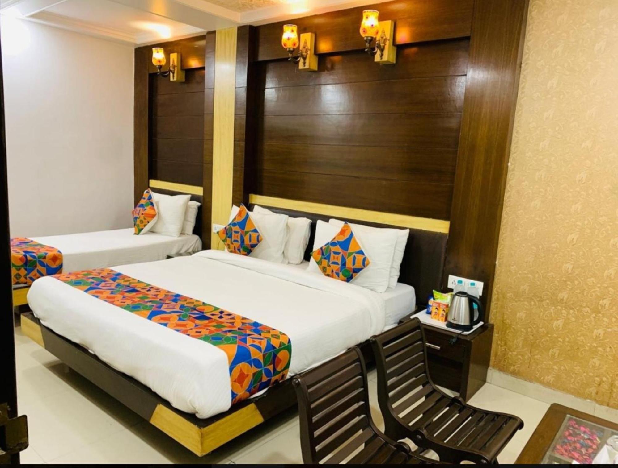 Capital O 6408 Hotel Delhi Heart นิวเดลี ภายนอก รูปภาพ