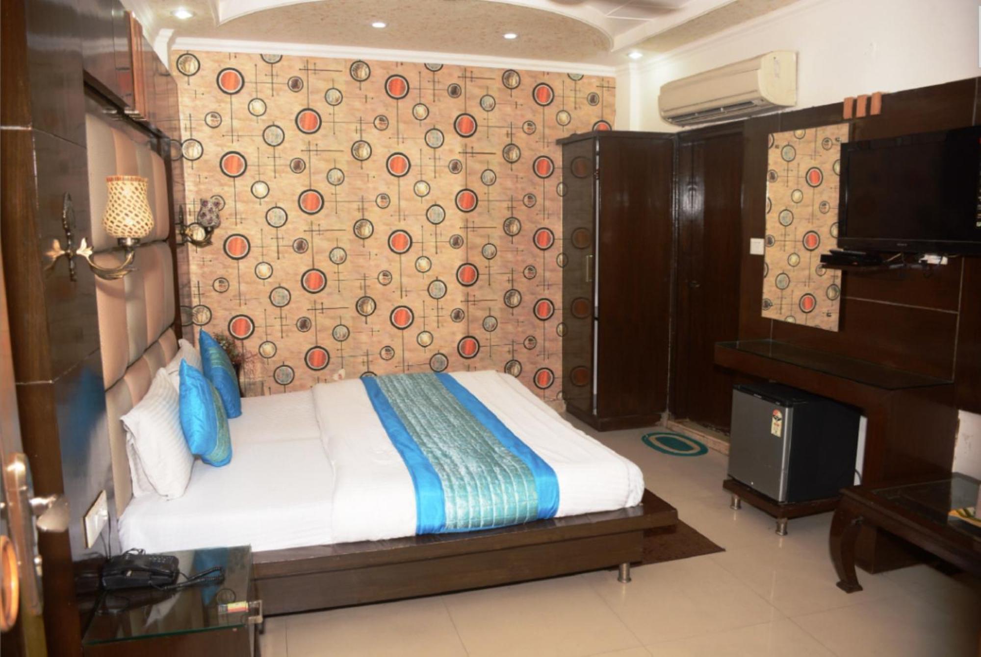 Capital O 6408 Hotel Delhi Heart นิวเดลี ภายนอก รูปภาพ